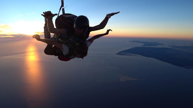  Salto en paracaídas al atardecer sobre Soulac- sur-Mer