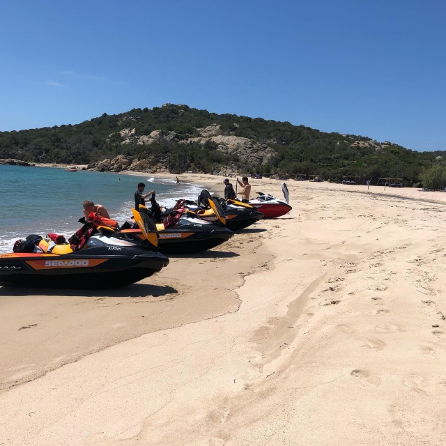  Jet ski al borde del mar
