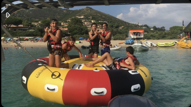  Boya giratoria para familiares o amigos 