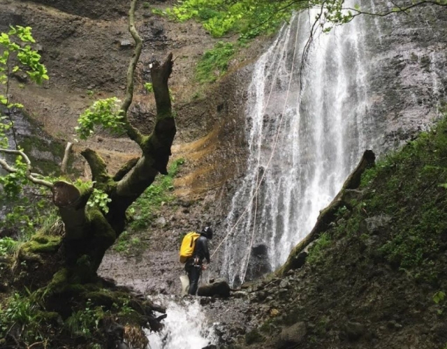  Escalar la cascada del cañón de Espinasse 