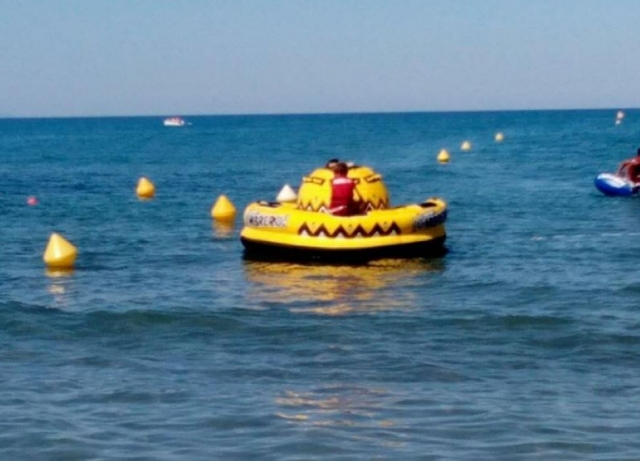 Boya remolcada, entretenimiento garantizado 