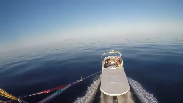 Parasailing remolcado por barco