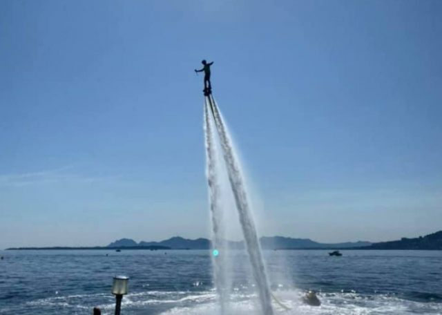  Renta de flyboard en el Golfe Juan 