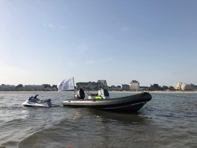  Suba a bordo de nuestro barco para un momento de relajación 