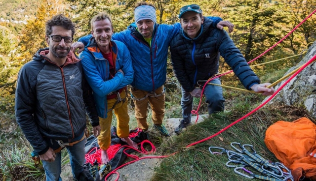  Equipo de monitores entusiastas 