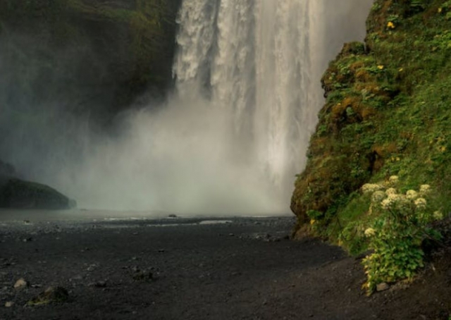  Cascada de agua en el cañón de Cornillou 