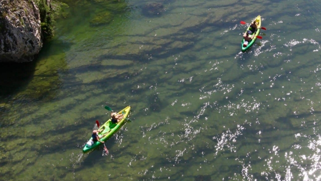  Solo o acompañado, haga una excursión acuática 
