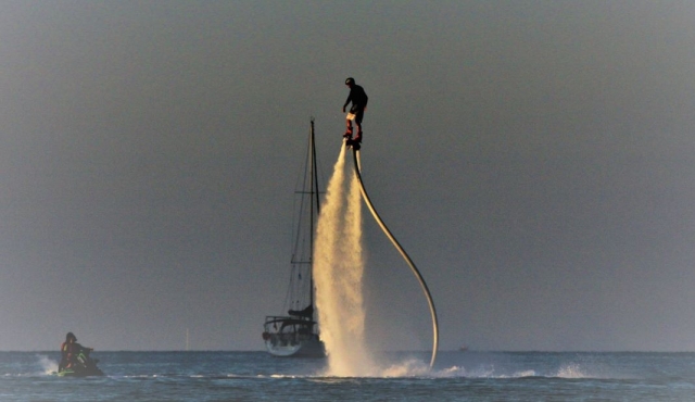  Profitez d'une séance en flyboard en Corse 