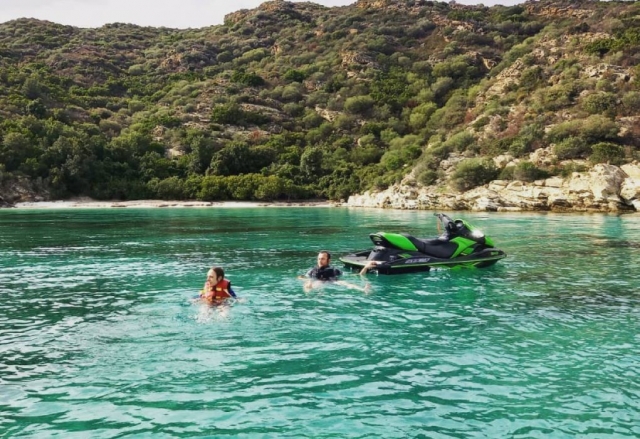  Sesión de jet ski en total libertad para disfrutar de las calas de Córcega 