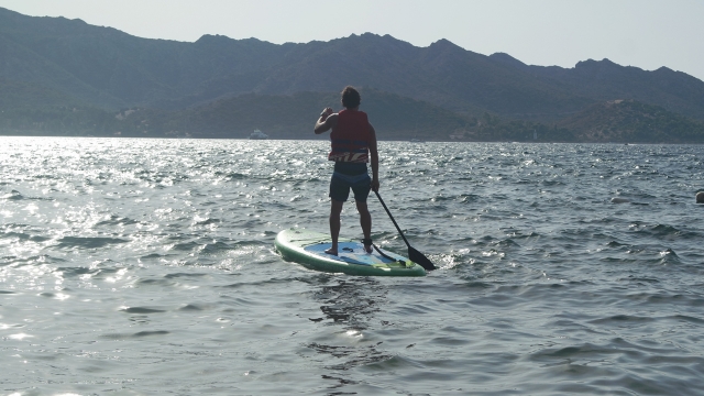 Remar en el mar Mediterráneo 