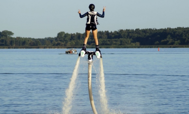 Sesión de flyboard disponible para principiantes y experimentados 