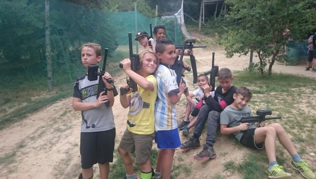  Equípale con las mejores armas y compile en laser tag 