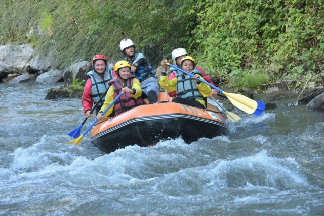  Con amigos o familiares venga a disfrutar de una actividad acuática inolvidable 