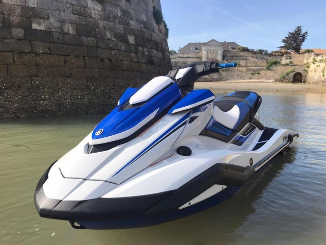  Súbele a nuestras potentes jet skis 