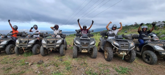  Excursión en cuatrimoto en grupo 