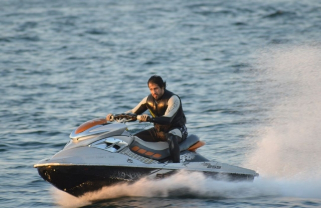  Instructor de jet ski especializado en salidas turísticas 