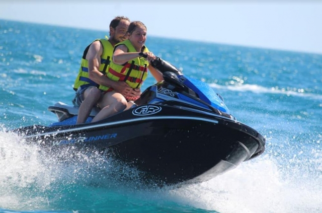  Pon a prueba tus habilidades en jet ski 
