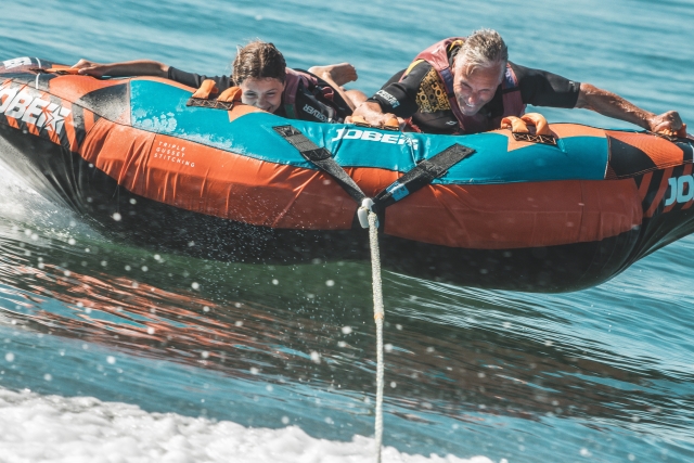  Boya remolcada en La Baule para grandes y pequeños 