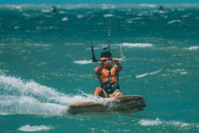  El wakeboard es un deporle que requiere equilibrio y concentración 
