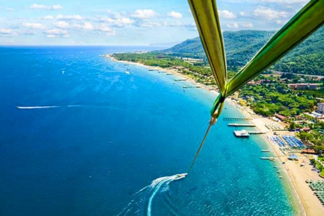  Disfruta de una vista panorámica desde su parasailing 