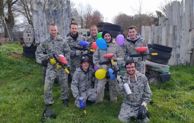  Juega una partida de gotcha en Saint-Germain-de-la-Coudre con amigos 