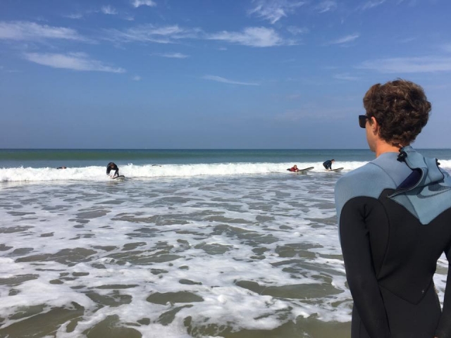  Intenta domar las olas del océano 