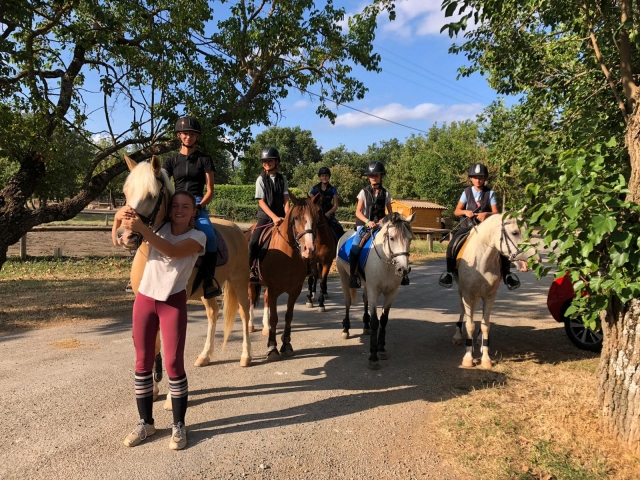  Venga a Allauch a dar un paseo a caballo inolvidable 