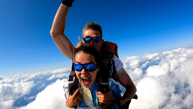 Encuéntrale en medio de las nubes