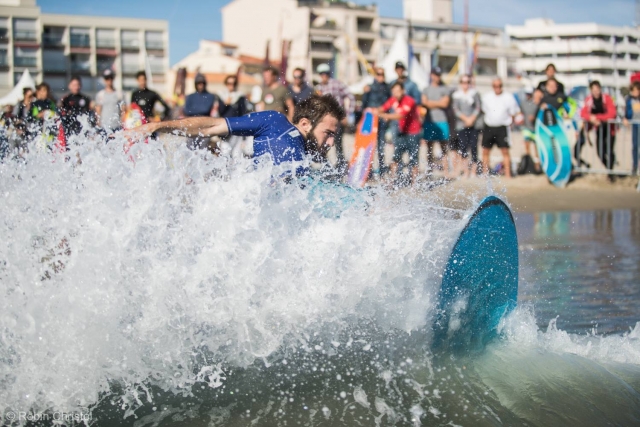  Las olas le depararán muchas sorpresas 