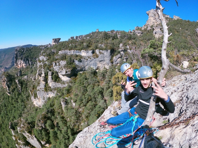  Venga a visitarnos con amigos o familiares 