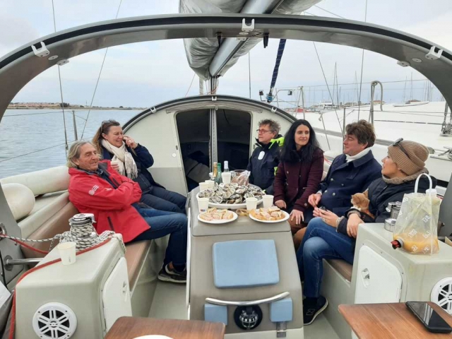  Momento agradable duranle el viaje en velero 