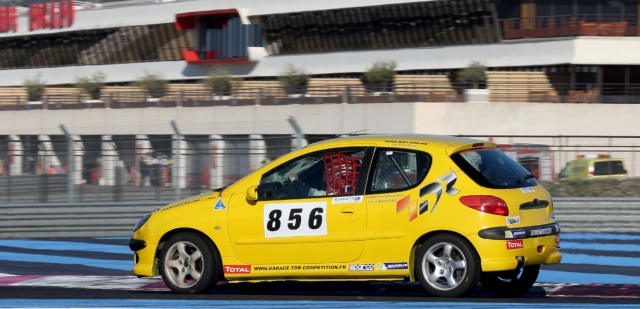  Ve a toda velocidad por el circuito 