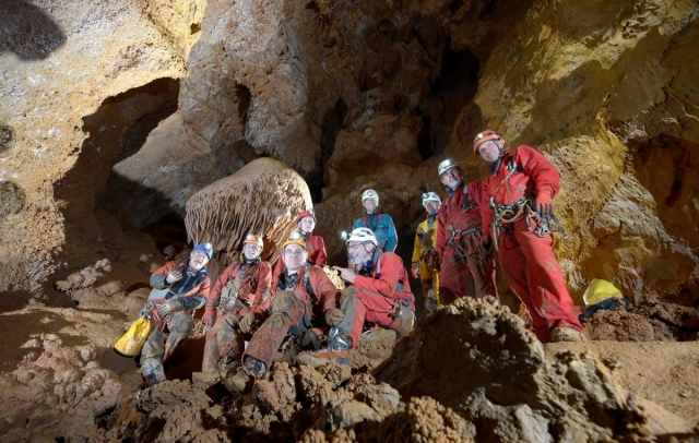  Sesión de espeleología en el Gard 