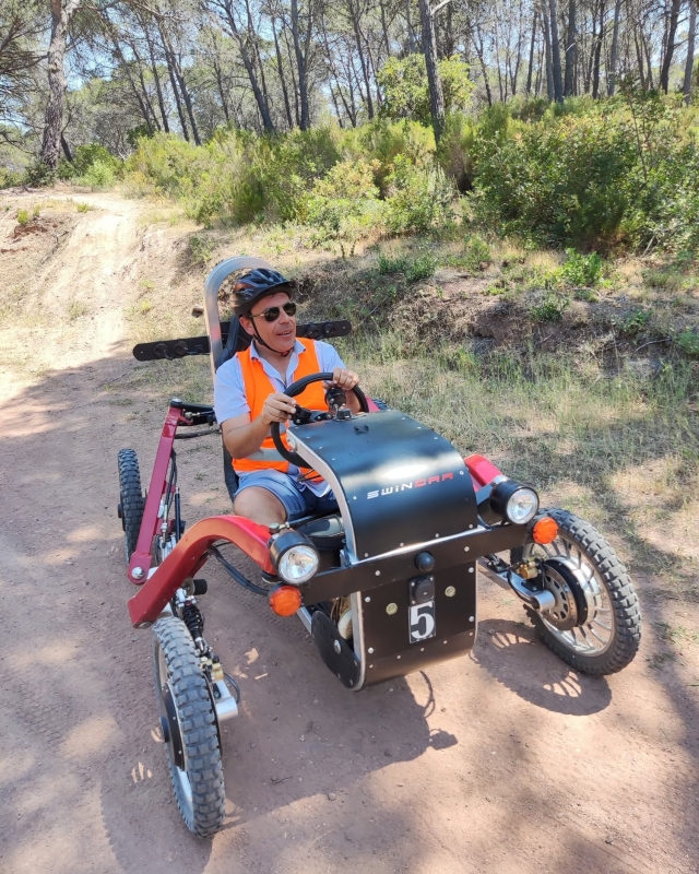  Paseo en cuatrimoto con un instructor titulado 