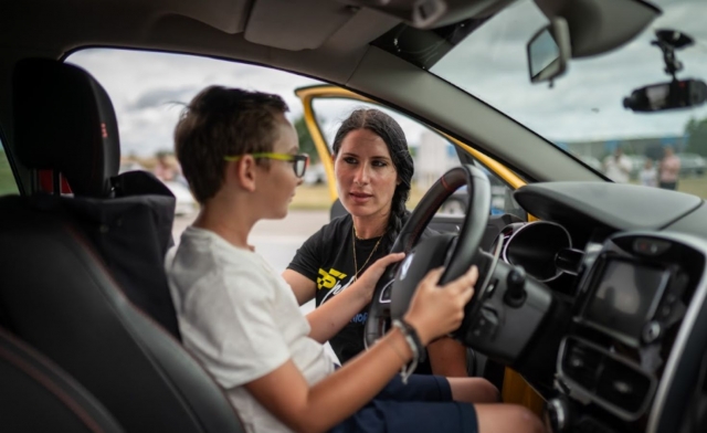 Aprende los conceptos básicos para manejar coches potentes 