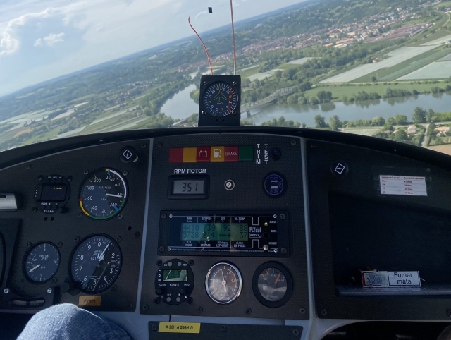 Desde la cabina de un autogiro 