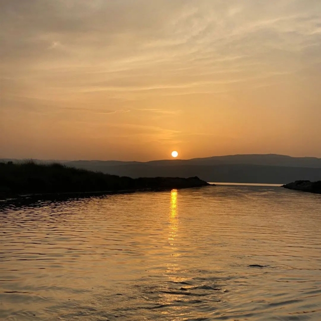  La puesta de sol sobre las colinas de Corbières 