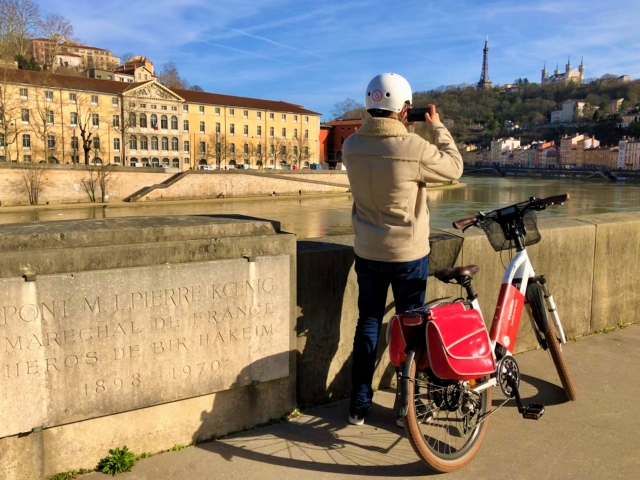  Pausa fotográfica a orillas del Saona 