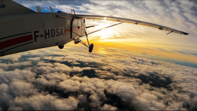  Una experiencia única de pilotaje de aviones en Vannes 