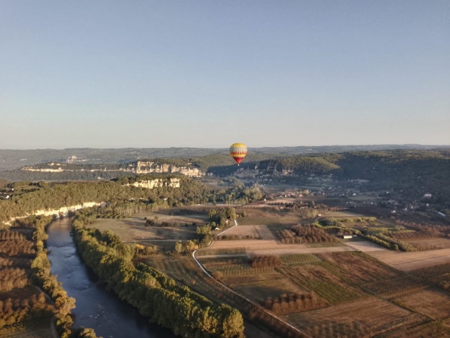  Descubre el suroesle francés y la Dordoña en un globo aerostático 