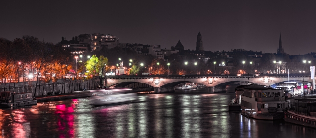  Colores difíciles de creer en la noche de París 