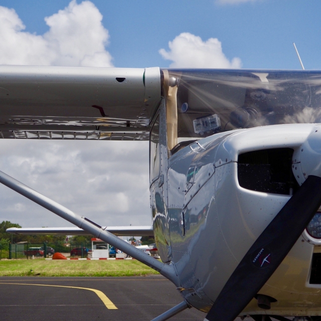  Uno de nuestros aviones CESSNA F150 