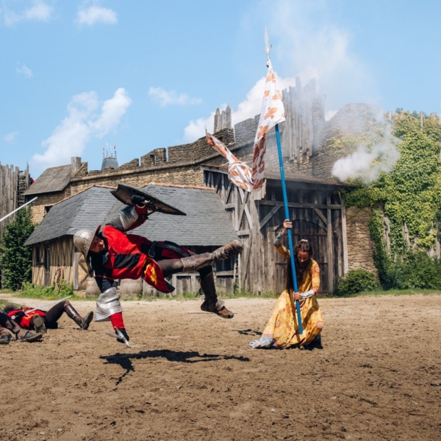  Asista al espectáculo en Puy du Fou 