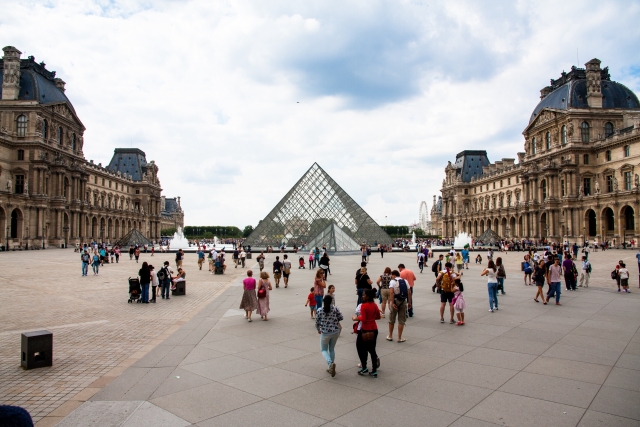  Profitez d'une journée au Louvre 