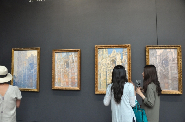  Admire las pinturas impresionistas 