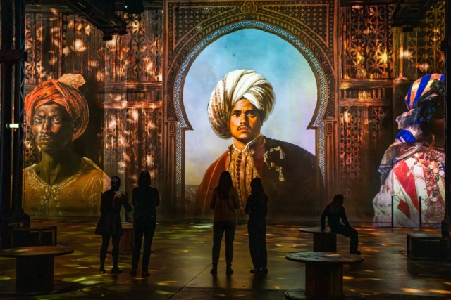  Descubra el Atelier des Lumières en París 