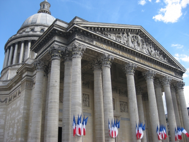  El frontón central del Panteón 