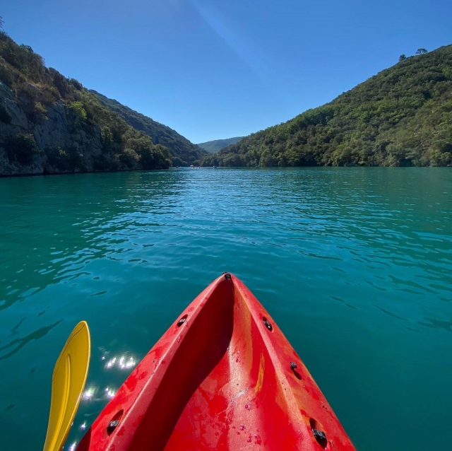  Remar rítmicamenle en el agua 