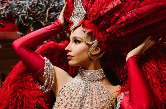  Glamour y lujo se combinan en el Moulin Rouge 