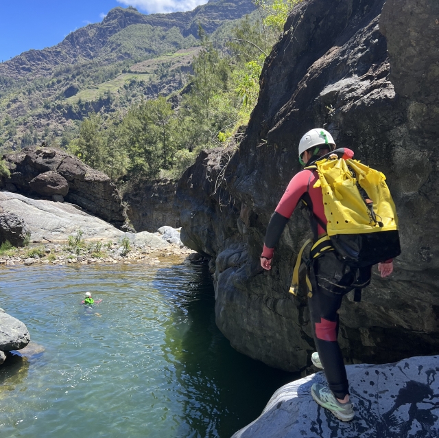  Salta al agua de los cañones de la reunión 